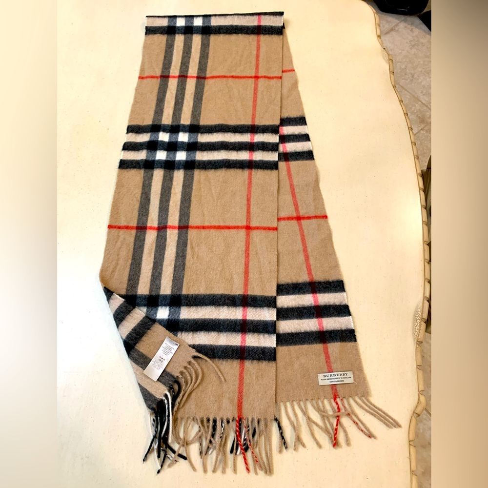 Burberry Nova Check Cashmere scarf